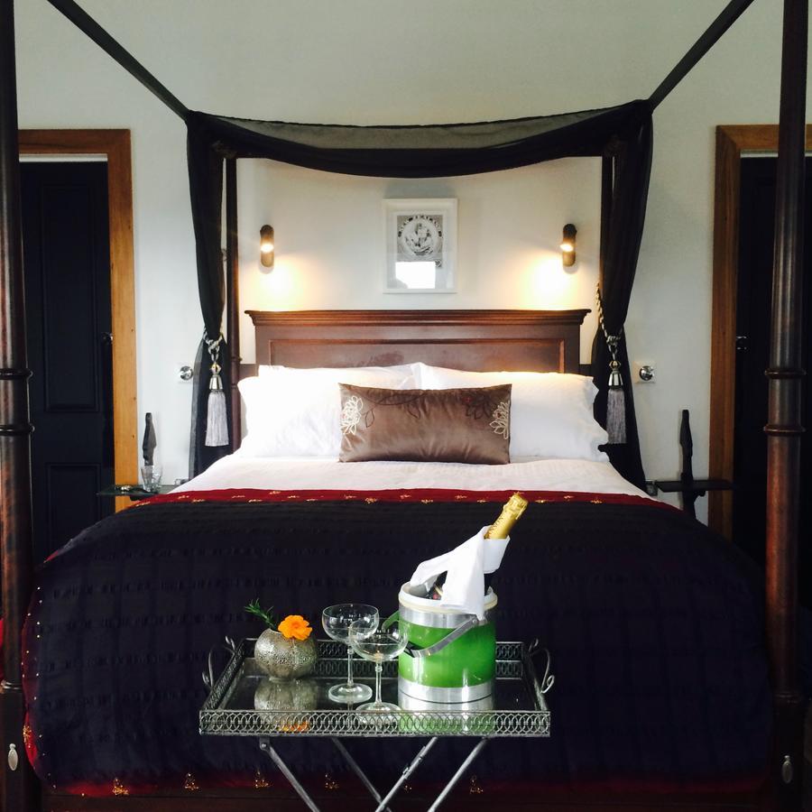 Marriners Luxury Guesthouse Rawene エクステリア 写真